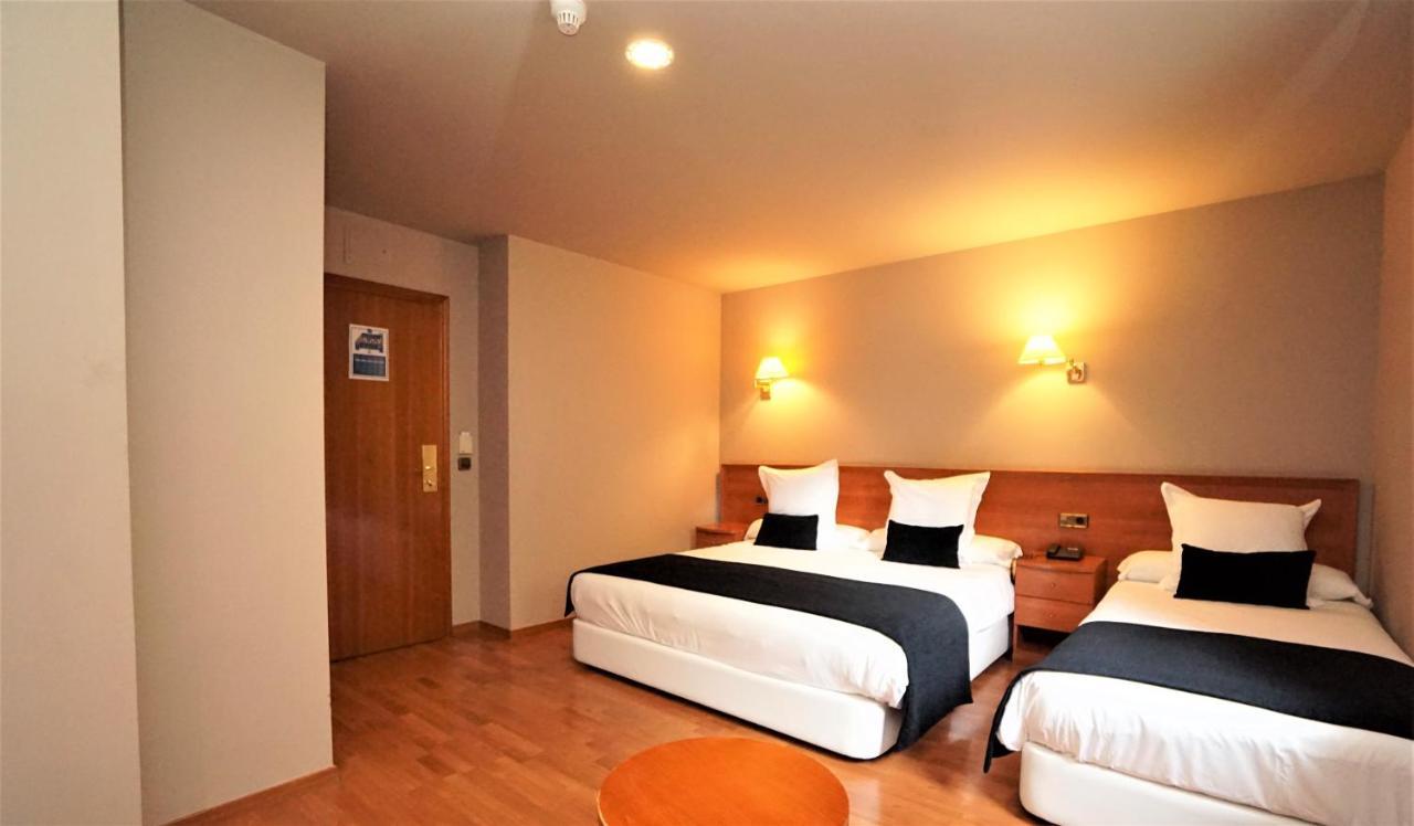 Hotel&SPA Niunit El Serrat Exterior foto