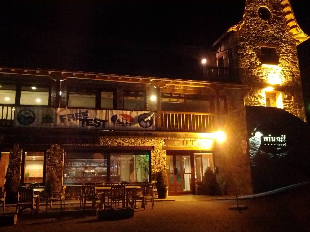 Hotel&SPA Niunit El Serrat Exterior foto