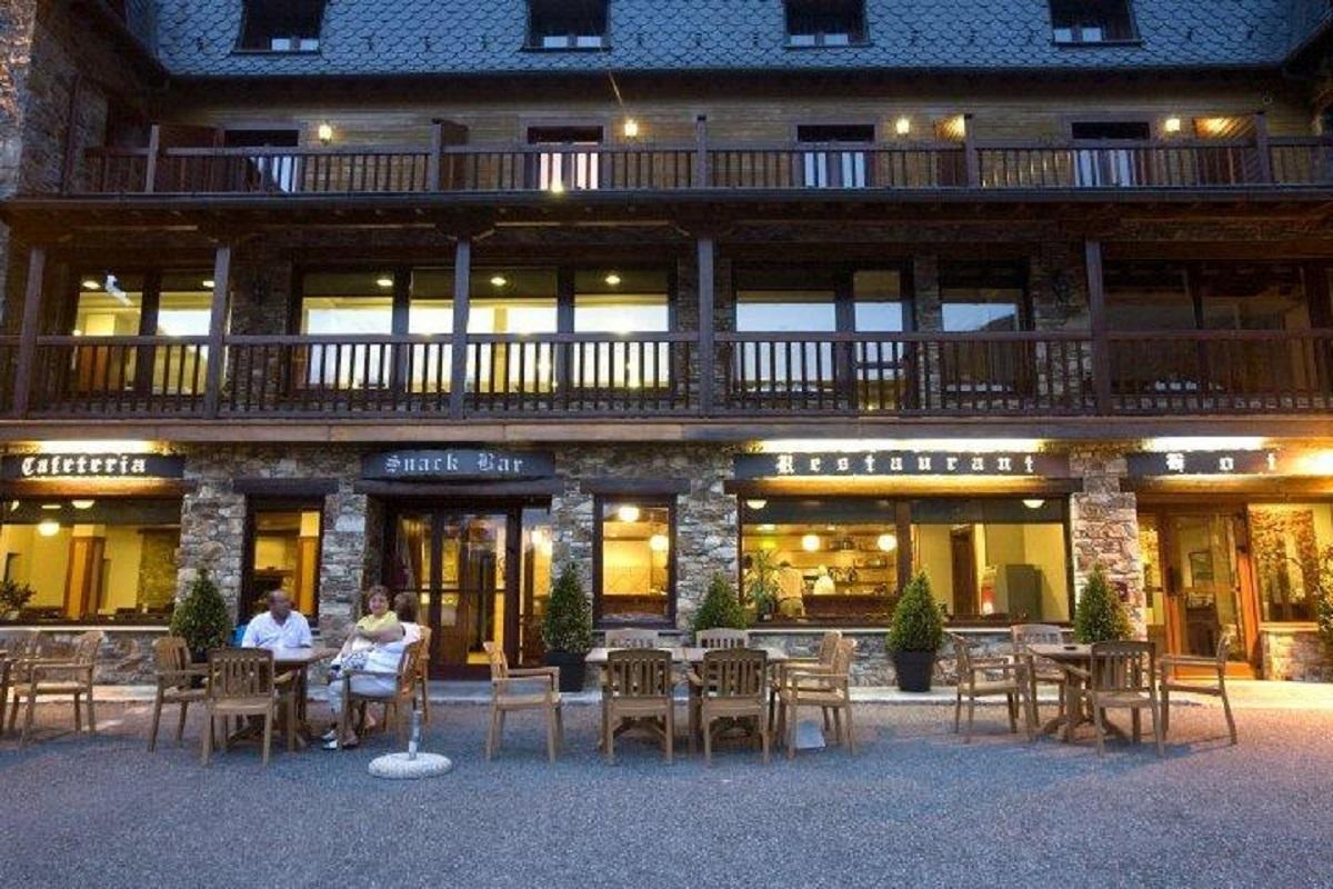 Hotel&SPA Niunit El Serrat Exterior foto