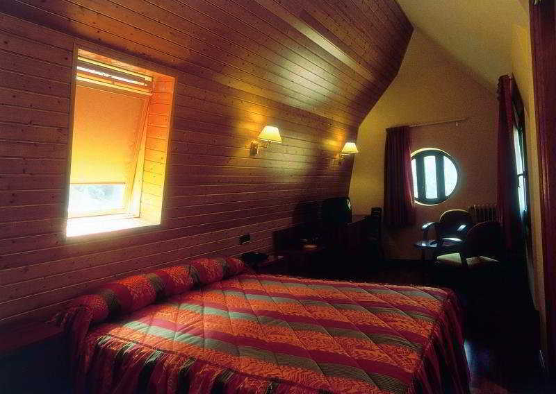 Hotel&SPA Niunit El Serrat Cameră foto